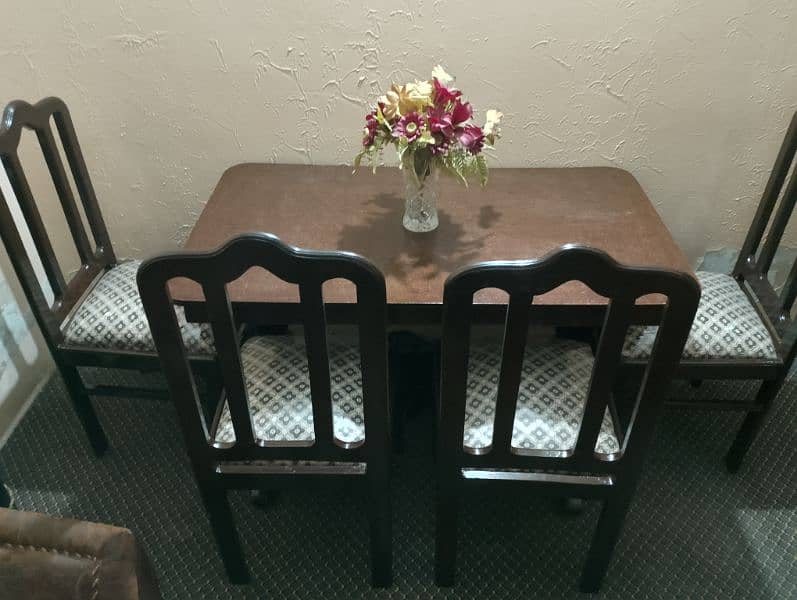 4 chairs dining table 2