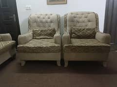 5 siter wooden legs best condition