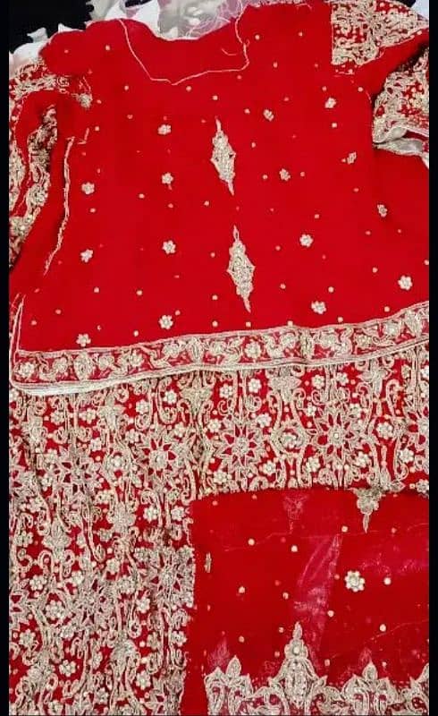 bridal lehnga Available for Argent sale 2