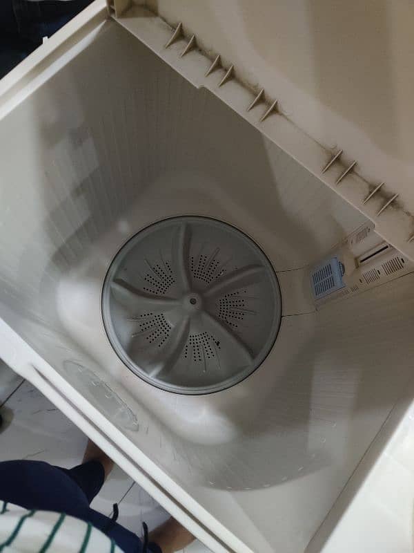 I am selling washing machine 2