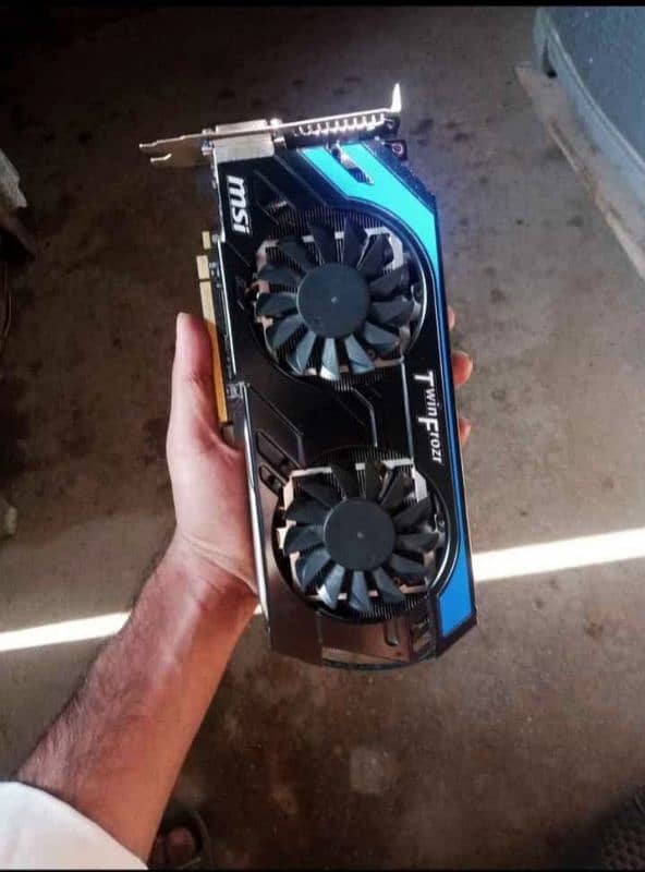 GTX 660TI ( 2GB ) 0