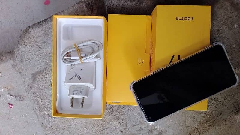 realme c17 box charger 1