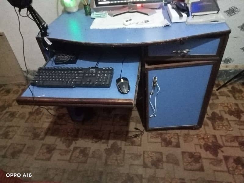 Computer table  for used in office and house 4