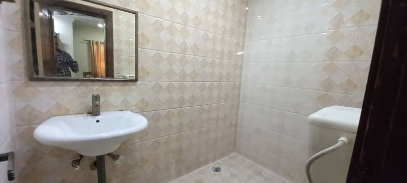 2 bed rom ful furnished safe & scour coupel allow bahria Town 9