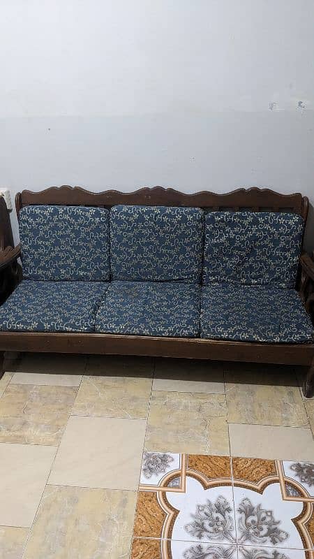 5 seater Sofa and table 1