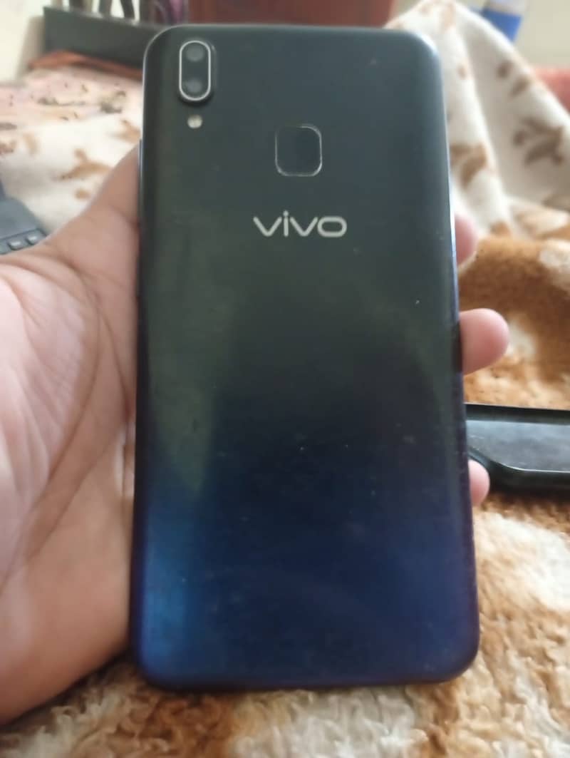 Vivo Y17 1