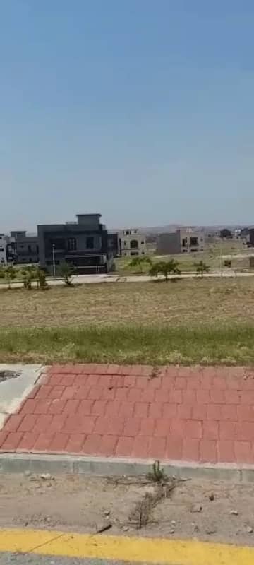 10 Marla Residential Plot For Sale At Very Reasonable Price. . . ! 6