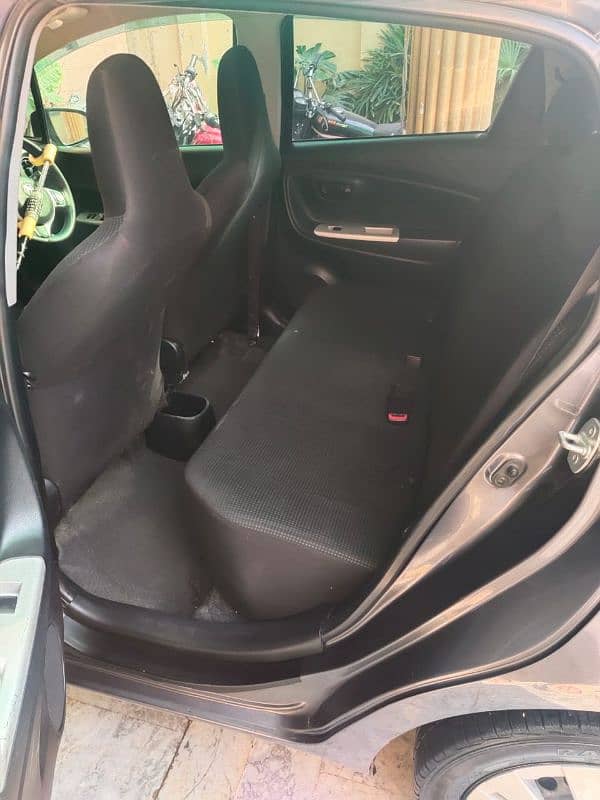 Toyota Vitz 2015 7