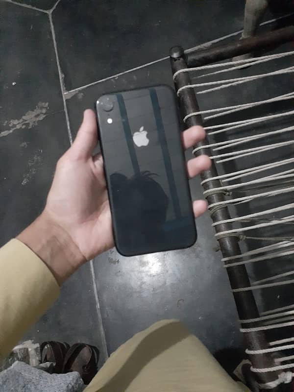 iPhone XR 3