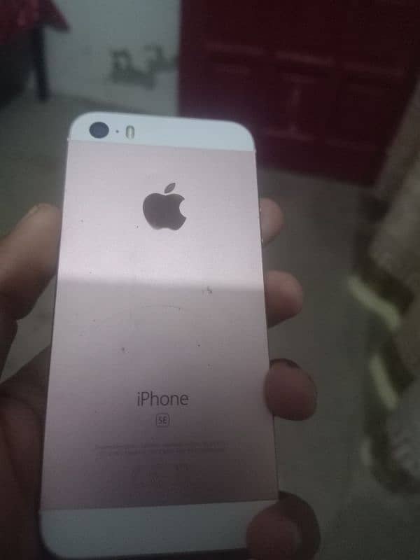 iPhone se 2016 32GB icloud locked 0