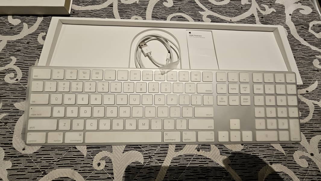 Apple Keyboard A1843  / Mouse - A1657 -iMac M2 M3 M4 2