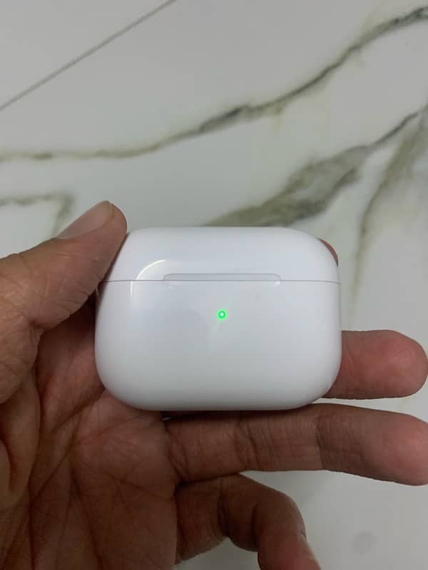 airpods pro (2nd generation) 1