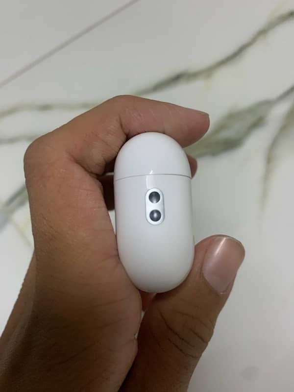 airpods pro (2nd generation) 2