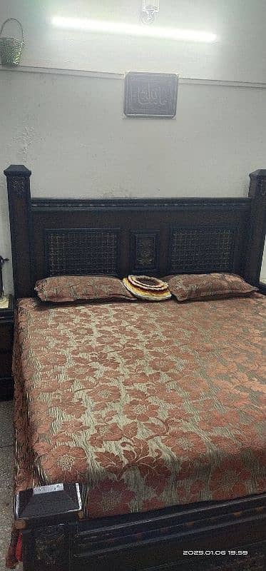 double bed with 2 side tables dressing table and theeepiece almarah 1