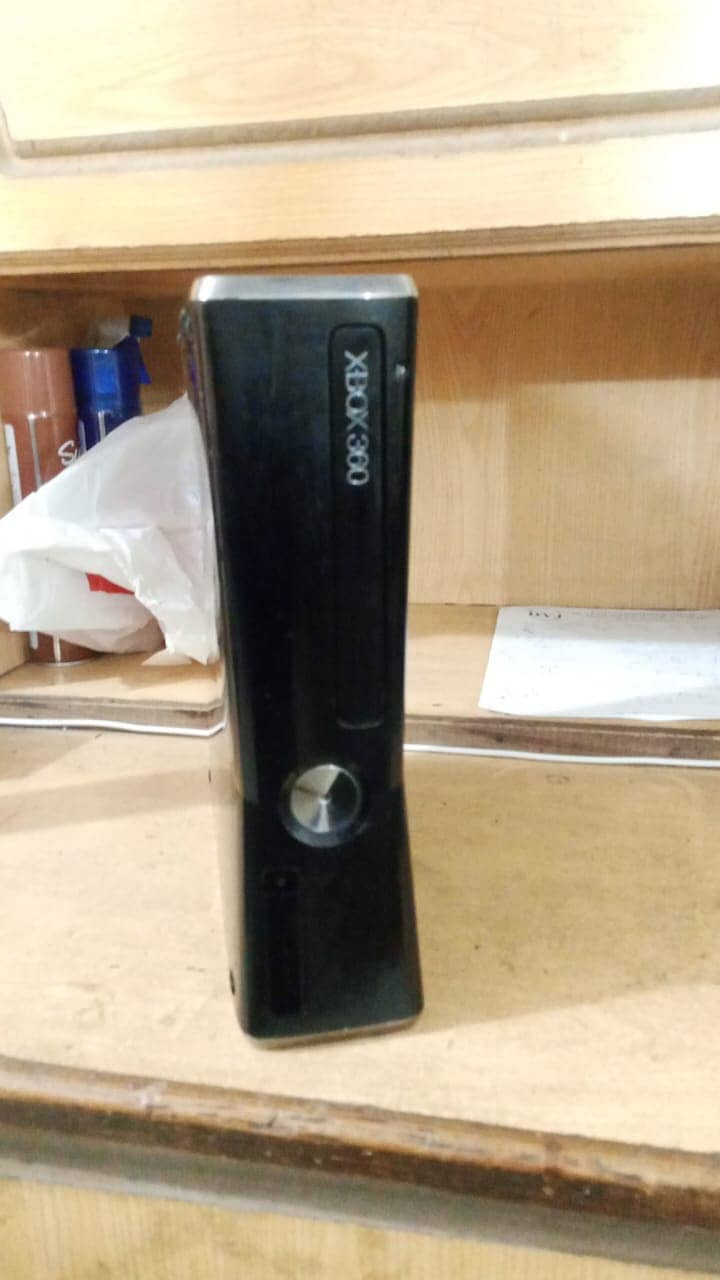 Xbox 360 Slim Edition 0