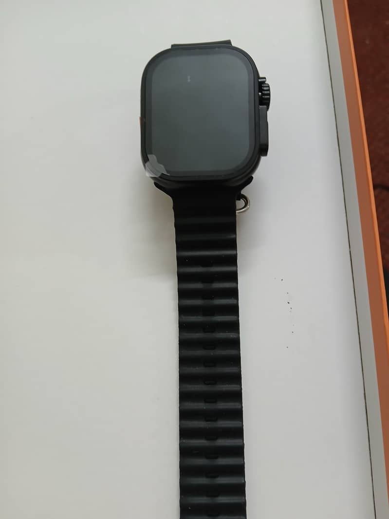 New SmartWatch in Reasonable Price,Ultra 7 in 1 Strap,Big 2.01 Display 10