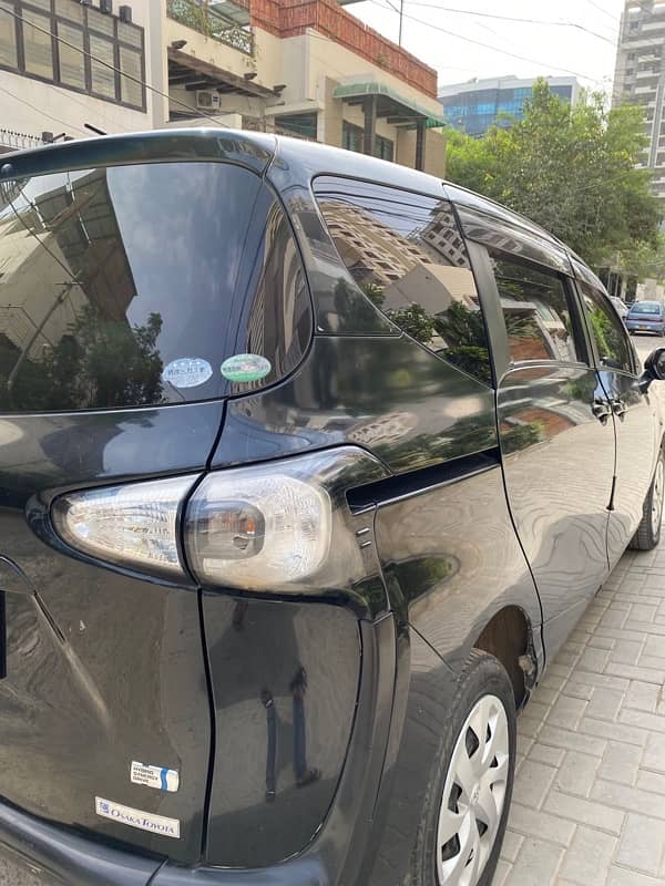 Toyota Sienta 2016 4