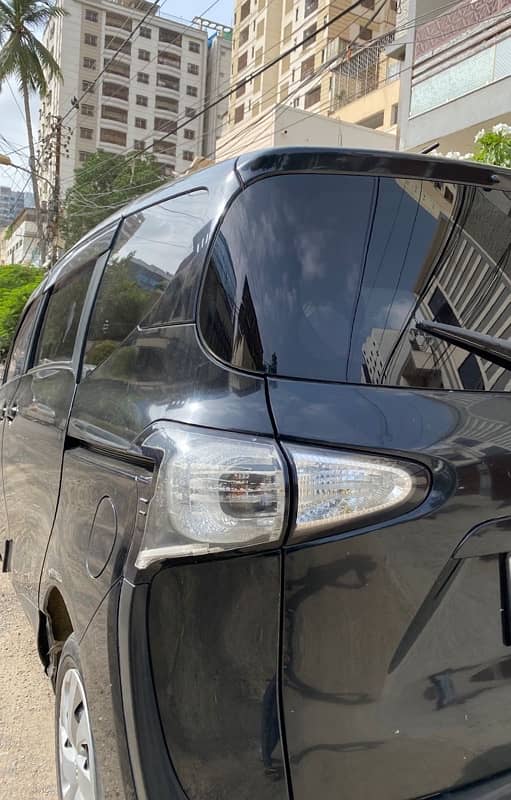 Toyota Sienta 2016 8