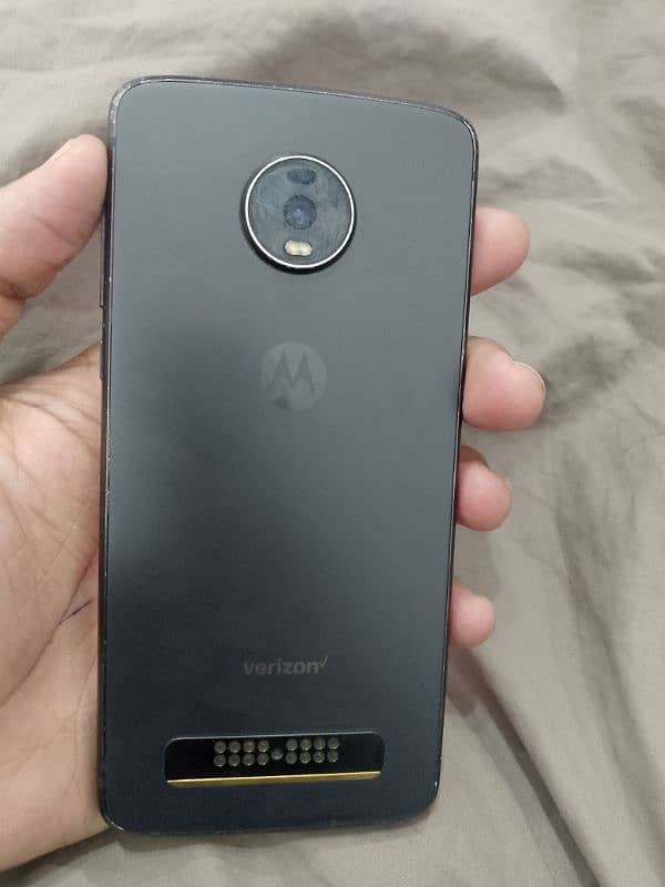 Moto z4 4/128 shade Wala panel he pata nai chalta shade ka 2