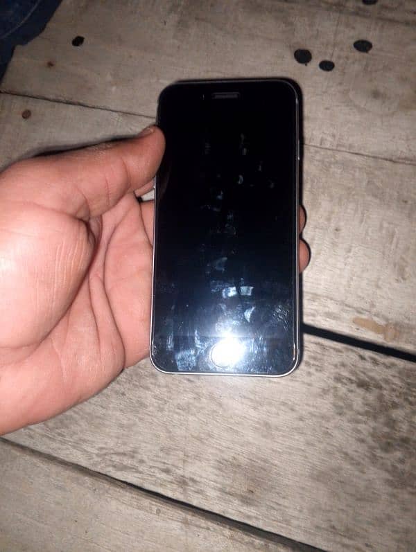 iphone 6non pta or condition yes air pord free urgent sale 0