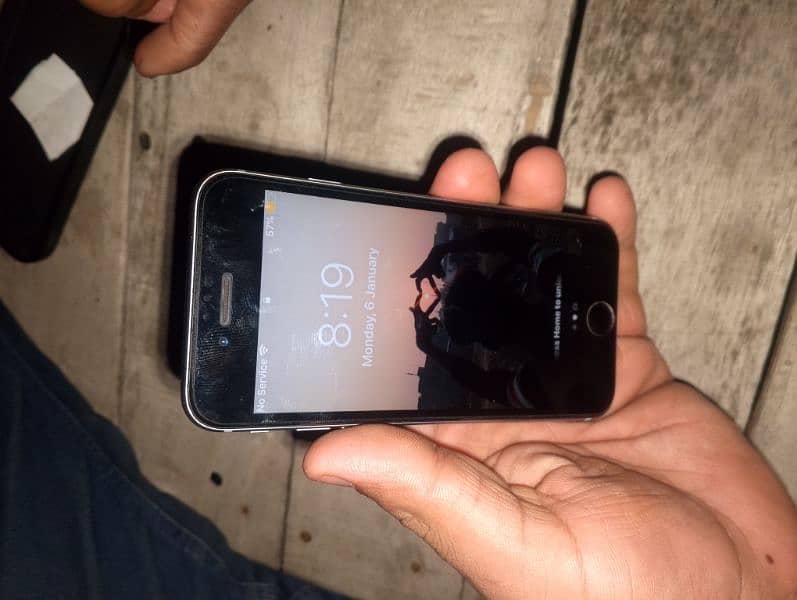 iphone 6non pta or condition yes air pord free urgent sale 2