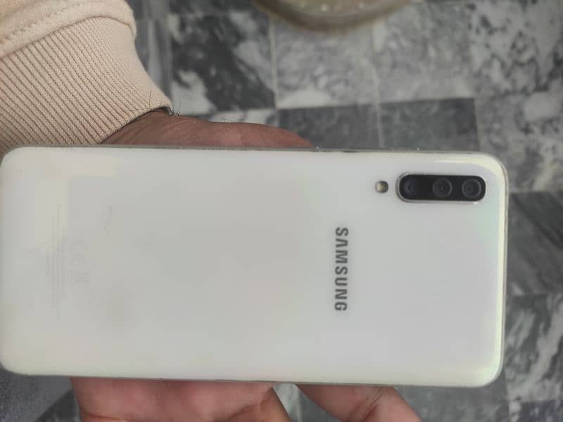 Samsung Galaxy A70 6/128 Gb 0