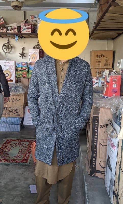 Long coat for females available for sale in premium condition 0