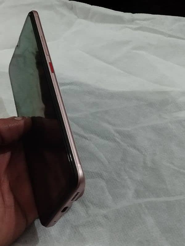 Vivo S1 Pro with charger 7