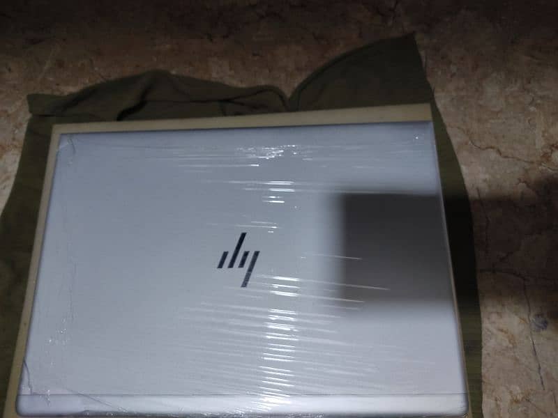 HP ELITE BOOK 840 G6 I5 8th generation 7