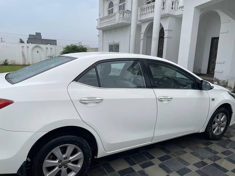 Toyota Corolla Altis 2016 3