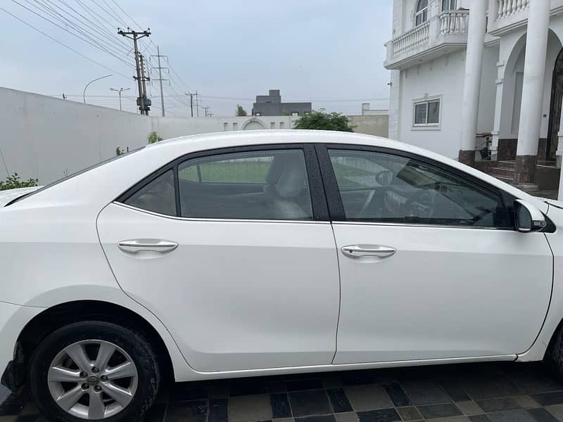 Toyota Corolla Altis 2016 4