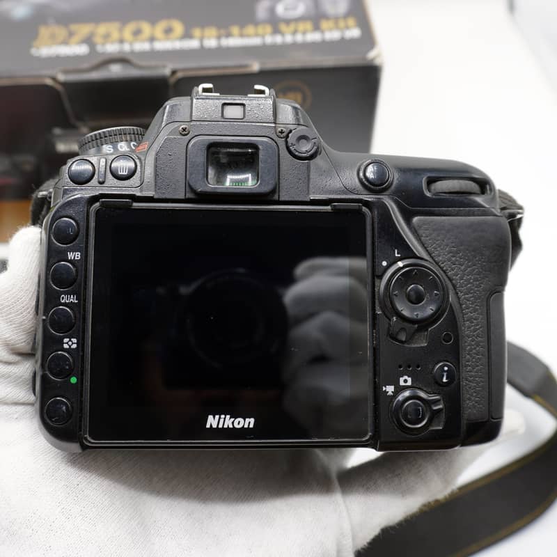 Ultra HD 4k  DSLR Nikon D7500 Body with 18-140mm Lens 5