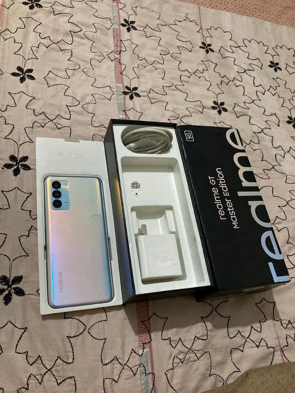 Realme gt master edition 8+4/128 gb with complete assocceries 6