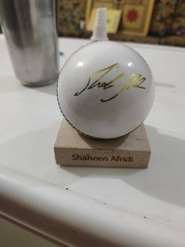 Shaheen Afridi Singer ball  with box 0