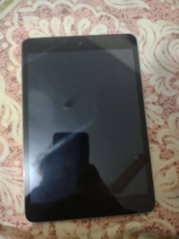 ipad mini 2 condition 10/9 with box 0