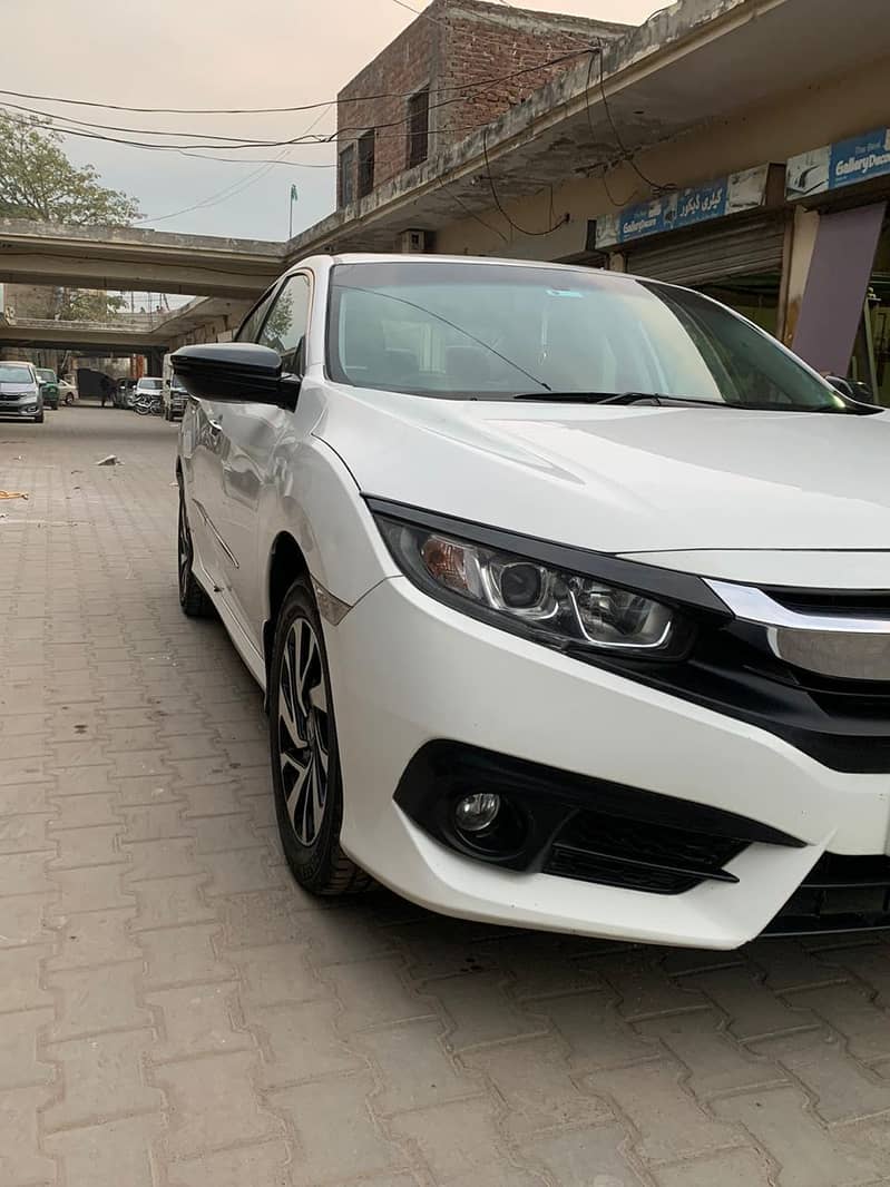 Honda Civic UG 2019 model. Contact number 03175720260. 1