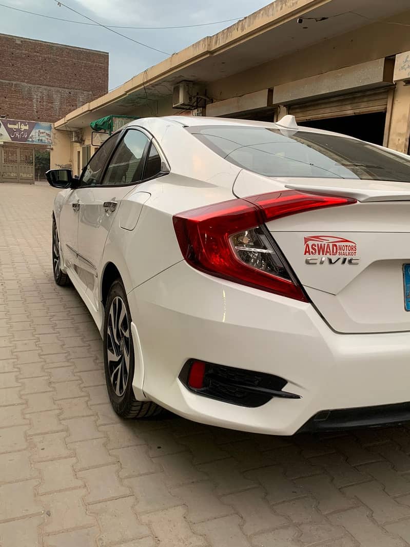 Honda Civic UG 2019 model. Contact number 03175720260. 3