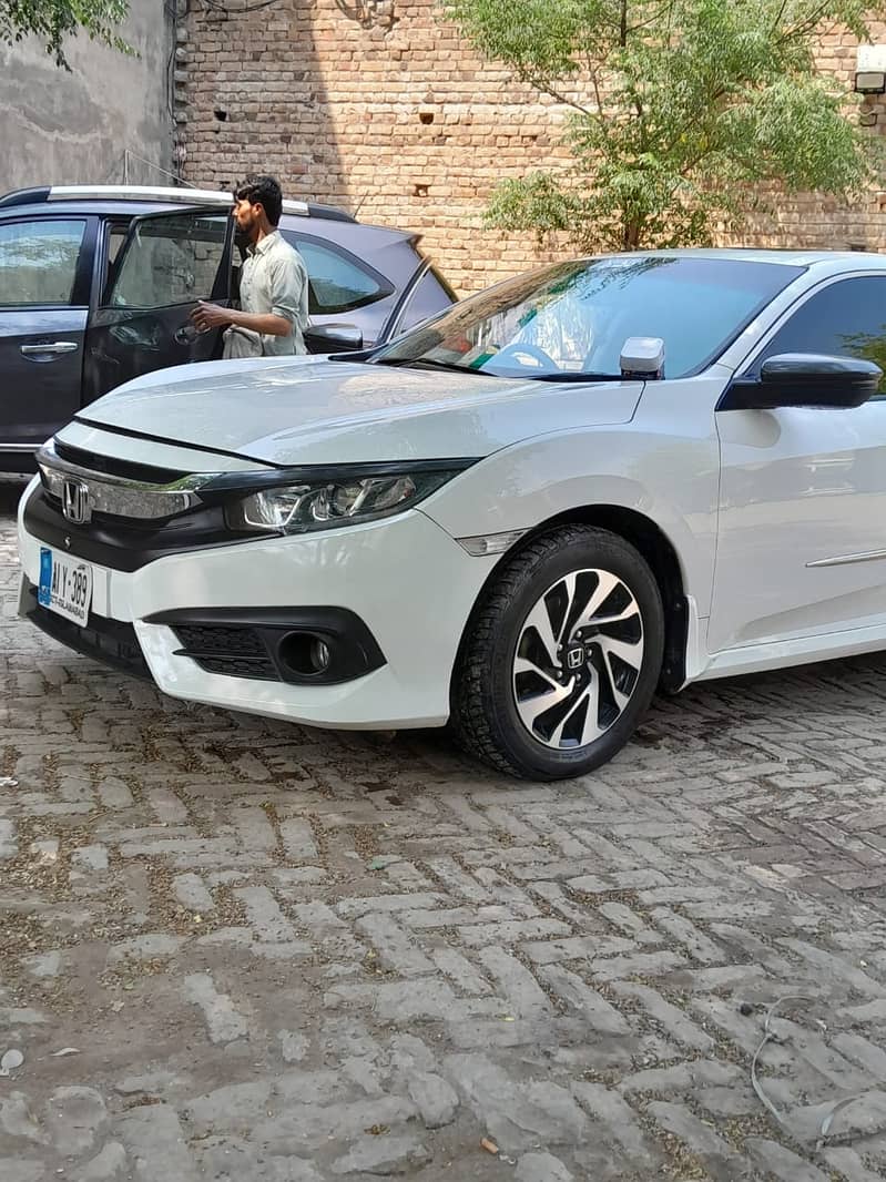 Honda Civic UG 2019 model. Contact number 03175720260. 8