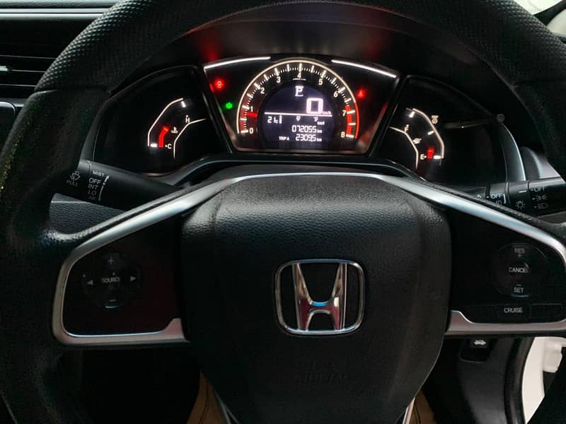 Honda Civic UG 2019 model. Contact number 03175720260. 9