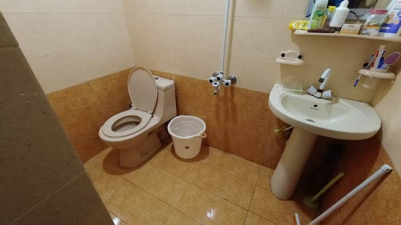 3 BED DD FLAT FOR SALE IN GULSHAN-E-IQBAL 13 D/2 2