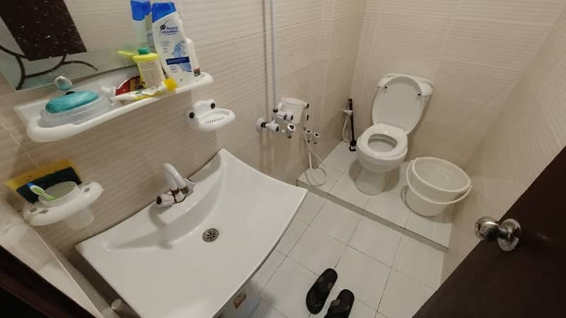 3 BED DD FLAT FOR SALE IN GULSHAN-E-IQBAL 13 D/2 11