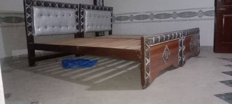 2x Single size bed 10x10 condition 0