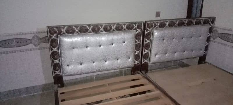 2x Single size bed 10x10 condition 1