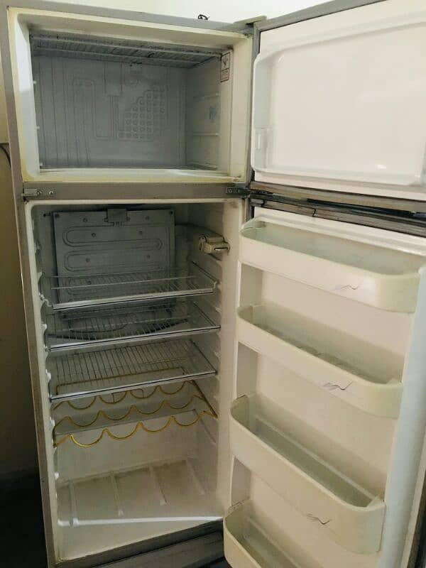 Dawlance Fridge For sale 2