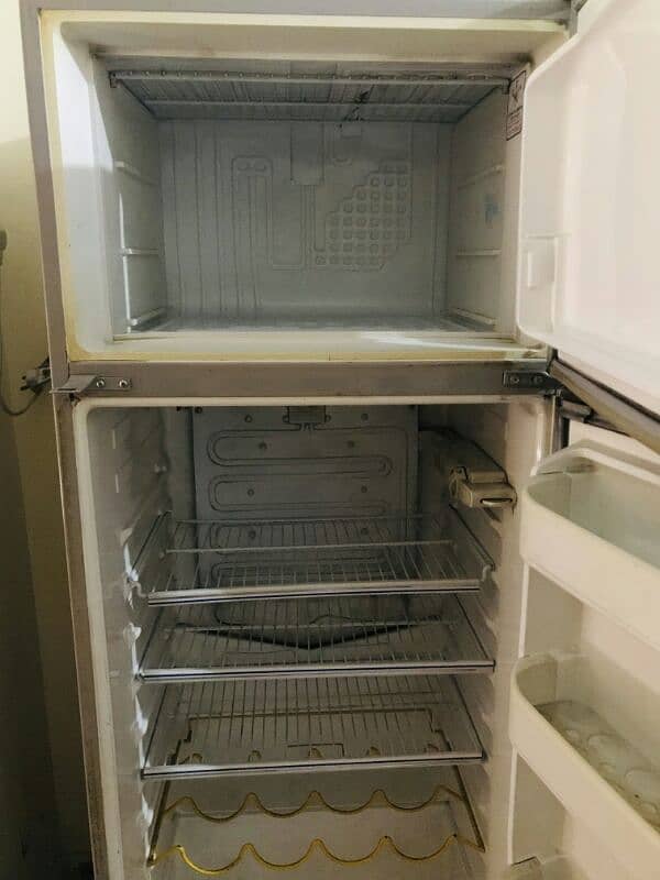 Dawlance Fridge For sale 3