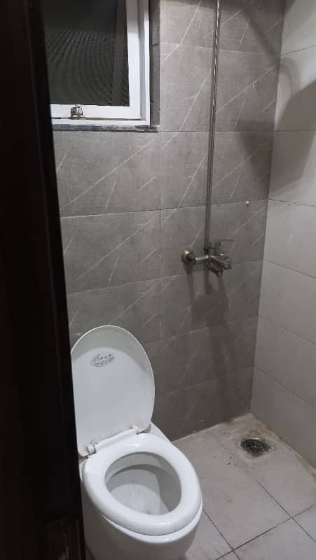 STUDIO LIKE A BRAND NEW EXCELLENT GOOD CONDITION FLAT FOR RENT IN NISHTER BLOCK BAHRIA TOWN LAHORE 10