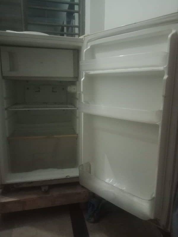 mini room refrigerator 0