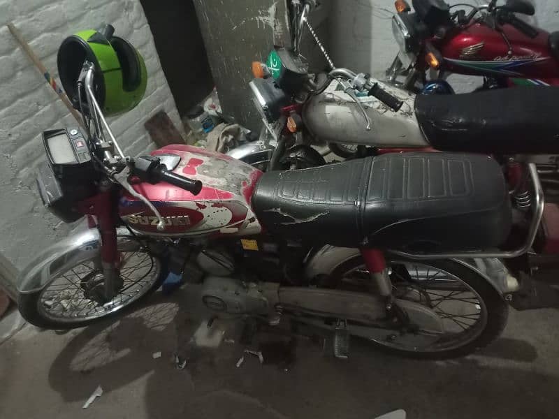 Suzuki 100cc 2 stroke japani Islamabad number antique bike e 5