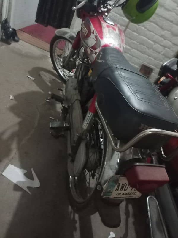 Suzuki 100cc 2 stroke japani Islamabad number antique bike e 8