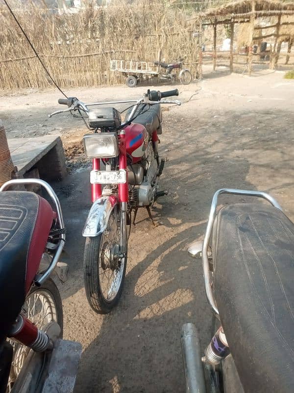 Suzuki 100cc 2 stroke japani Islamabad number antique bike e 11